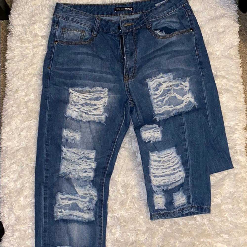 The cutest destroyed fashion nova cropped jeans 27